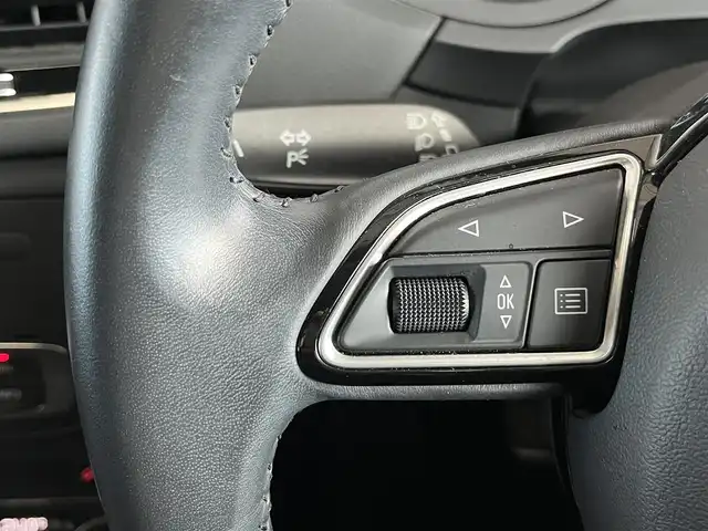 アウディ Ｑ３ 2．0 TFSI クワトロ 180PS 山形県 2019(平31)年 2.7万km グレイシアホワイトメタリック 純正メモリナビ　/フルセグTV　/バックカメラ　/Bluetooth /運転席/助手席パワーシート　/運転席/助手席シートヒーター　/ルーフレール　/純正フロアマット　/電動リアゲート　/オートライト　/コーナーセンサー