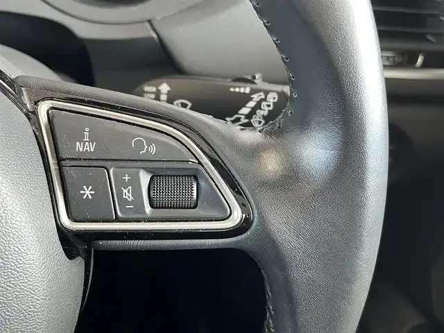 アウディ Ｑ３ 2．0 TFSI クワトロ 180PS 山形県 2019(平31)年 2.7万km グレイシアホワイトメタリック 純正メモリナビ　/フルセグTV　/バックカメラ　/Bluetooth /運転席/助手席パワーシート　/運転席/助手席シートヒーター　/ルーフレール　/純正フロアマット　/電動リアゲート　/オートライト　/コーナーセンサー