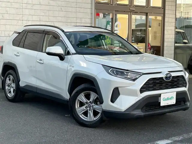 トヨタ ＲＡＶ４ ハイブリットX 埼玉県 2020(令2)年 5.9万km ホワイトパールクリスタルシャイン 登録時58827km/ワンオーナー/4WD/社外メモリナビ（BT/AM/FM/フルセグTV）/衝突軽減ブレーキ/レーダークルーズコントロール/レーンキープアシスト/純正LEDヘッドライト/純正17インチAW/純正フロアマット/純正ドアバイザー/オートマチックハイビーム/ビルトインETC/ドラレコ前後/ルーフレール/ステアリングスイッチ/Pスタート/スマートキー/スペアキー1本/保証書/車両取扱説明書