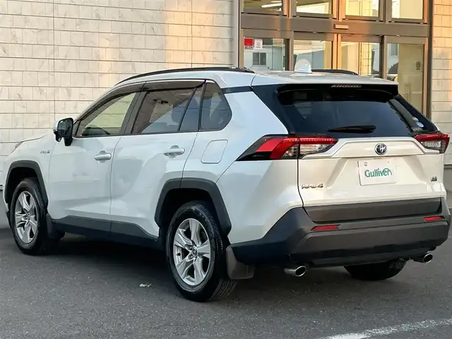 トヨタ ＲＡＶ４ ハイブリットX 埼玉県 2020(令2)年 5.9万km ホワイトパールクリスタルシャイン 登録時58827km/ワンオーナー/4WD/社外メモリナビ（BT/AM/FM/フルセグTV）/衝突軽減ブレーキ/レーダークルーズコントロール/レーンキープアシスト/純正LEDヘッドライト/純正17インチAW/純正フロアマット/純正ドアバイザー/オートマチックハイビーム/ビルトインETC/ドラレコ前後/ルーフレール/ステアリングスイッチ/Pスタート/スマートキー/スペアキー1本/保証書/車両取扱説明書