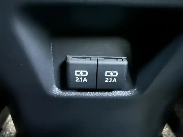 トヨタ ＲＡＶ４ ハイブリットX 埼玉県 2020(令2)年 5.9万km ホワイトパールクリスタルシャイン 登録時58827km/ワンオーナー/4WD/社外メモリナビ（BT/AM/FM/フルセグTV）/衝突軽減ブレーキ/レーダークルーズコントロール/レーンキープアシスト/純正LEDヘッドライト/純正17インチAW/純正フロアマット/純正ドアバイザー/オートマチックハイビーム/ビルトインETC/ドラレコ前後/ルーフレール/ステアリングスイッチ/Pスタート/スマートキー/スペアキー1本/保証書/車両取扱説明書