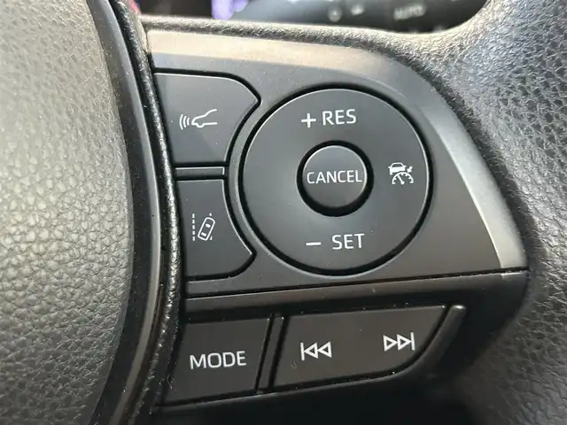 トヨタ ＲＡＶ４ ハイブリットX 埼玉県 2020(令2)年 5.9万km ホワイトパールクリスタルシャイン 登録時58827km/ワンオーナー/4WD/社外メモリナビ（BT/AM/FM/フルセグTV）/衝突軽減ブレーキ/レーダークルーズコントロール/レーンキープアシスト/純正LEDヘッドライト/純正17インチAW/純正フロアマット/純正ドアバイザー/オートマチックハイビーム/ビルトインETC/ドラレコ前後/ルーフレール/ステアリングスイッチ/Pスタート/スマートキー/スペアキー1本/保証書/車両取扱説明書