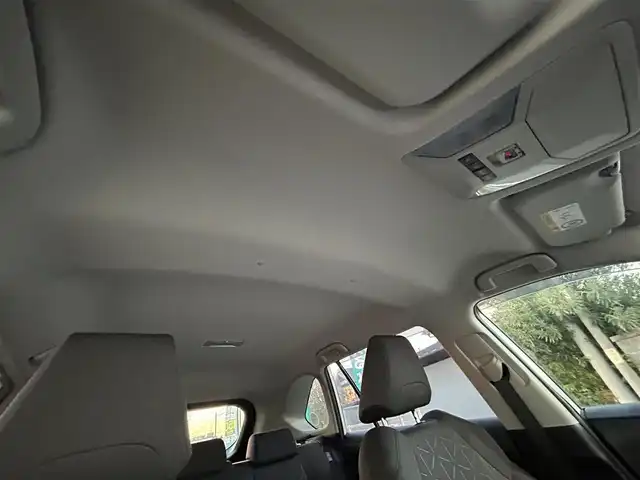 トヨタ ＲＡＶ４ ハイブリットX 埼玉県 2020(令2)年 5.9万km ホワイトパールクリスタルシャイン 登録時58827km/ワンオーナー/4WD/社外メモリナビ（BT/AM/FM/フルセグTV）/衝突軽減ブレーキ/レーダークルーズコントロール/レーンキープアシスト/純正LEDヘッドライト/純正17インチAW/純正フロアマット/純正ドアバイザー/オートマチックハイビーム/ビルトインETC/ドラレコ前後/ルーフレール/ステアリングスイッチ/Pスタート/スマートキー/スペアキー1本/保証書/車両取扱説明書