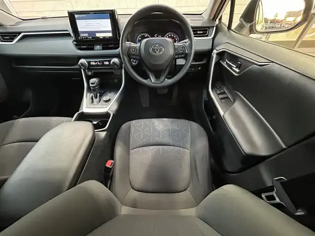 トヨタ ＲＡＶ４ ハイブリットX 埼玉県 2020(令2)年 5.9万km ホワイトパールクリスタルシャイン 登録時58827km/ワンオーナー/4WD/社外メモリナビ（BT/AM/FM/フルセグTV）/衝突軽減ブレーキ/レーダークルーズコントロール/レーンキープアシスト/純正LEDヘッドライト/純正17インチAW/純正フロアマット/純正ドアバイザー/オートマチックハイビーム/ビルトインETC/ドラレコ前後/ルーフレール/ステアリングスイッチ/Pスタート/スマートキー/スペアキー1本/保証書/車両取扱説明書