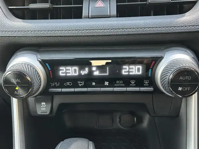 トヨタ ＲＡＶ４ ハイブリットX 埼玉県 2020(令2)年 5.9万km ホワイトパールクリスタルシャイン 登録時58827km/ワンオーナー/4WD/社外メモリナビ（BT/AM/FM/フルセグTV）/衝突軽減ブレーキ/レーダークルーズコントロール/レーンキープアシスト/純正LEDヘッドライト/純正17インチAW/純正フロアマット/純正ドアバイザー/オートマチックハイビーム/ビルトインETC/ドラレコ前後/ルーフレール/ステアリングスイッチ/Pスタート/スマートキー/スペアキー1本/保証書/車両取扱説明書