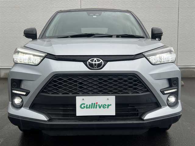 トヨタ ライズ Z 秋田県 2020(令2)年 5.8万km ブラックマイカメタリック/ブライトシルバーメタリック 純正ナビ/衝突軽減システム/LEDヘッドライト/４WD/純正アルミ/バックカメラ/フルセグ/スマートキー/前席シートヒーター/プッシュスタート/コーナーセンサー/アイドリングストップ/ETC/ステアリングスイッチ/パーキングアシスト/オートマチックハイビーム/寒冷地仕様/純正フロアマット/純正ドアバイザー/オートライト/オートエアコン/パワーステアリング/パワーウィンドウ/電動格納ウィンカーミラー/横滑り防止/盗難防止装置/保証書/取扱説明書/記録簿