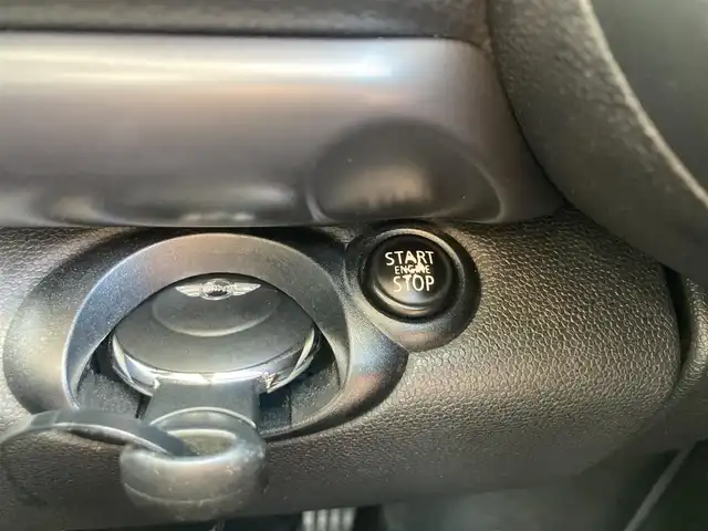 ＭＩＮＩ ミニ クロスオーバー クーパー S D 熊本県 2016(平28)年 7.2万km ライトホワイト ・キーレス/・ポータブルナビ/・純正CD・AUX/・ETC/・HIDヘッドランプ/・LEDフォグランプ/・純正マット
