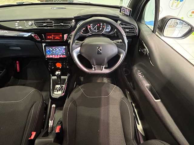 ＤＳオートモビル ＤＳ３ カブリオ シック 埼玉県 2015(平27)年 2.9万km パール サンルーフ　/HDDナビ/　　CD/DVD/BT/フルセグ　/バックカメラ　/クルーズコントロール　/HIDオートライト　/純正17インチアルミホイール　/ETC