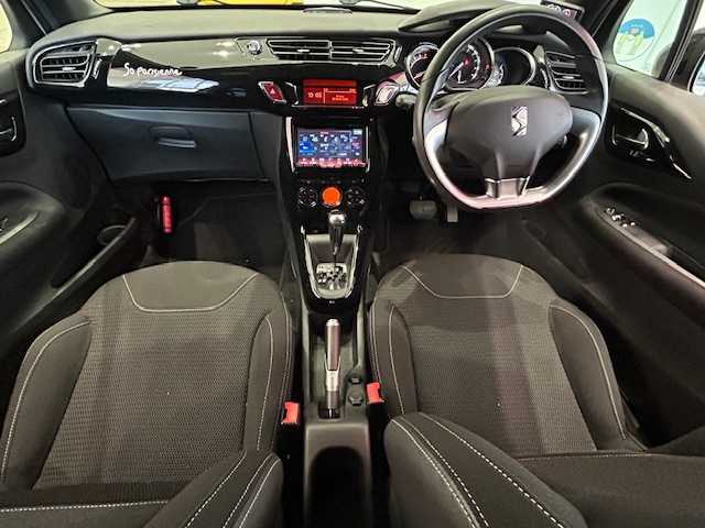 ＤＳオートモビル ＤＳ３ カブリオ シック 埼玉県 2015(平27)年 2.9万km パール サンルーフ　/HDDナビ/　　CD/DVD/BT/フルセグ　/バックカメラ　/クルーズコントロール　/HIDオートライト　/純正17インチアルミホイール　/ETC