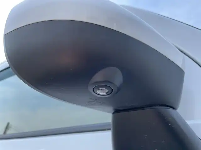 ダイハツ タフト G 鳥取県 2020(令2)年 4万km シャイニングホワイトパール スマートアシスト/ガラスルーフ/純正ナビ【NMZK-W70D】/・フルセグ/・Bluetooth/・CD/DVD/全方位モニター/スマートキー/プッシュスタート/前席シートヒーター/レーダークルーズ コントロール/ETC/ドライブレコーダー /LEDヘッドライト/LEDフォグ/オートライト/ABS/W&サイドエアバック/カーテンエアバック
