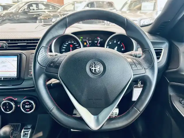 アルファロメオ ジュリエッタ ヴェローチェ 1750 TBI 大阪府 2020(令2)年 4.3万km 赤 黒革/パワーシート/シートヒーター/Dシートメモリ/社外ナビ/TV/ETC/ドラレコ/純正18インチAW/HIDヘッドライト/クリアランスソナー/パドルシフト