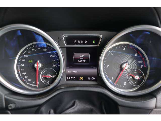 メルセデス・ベンツ ゲレンデヴァーゲン Ｇ３５０ｄ 大分県 2018(平30)年 6.6万km オブシディアンブラック ラグジュアリーパッケージ/（サンルーフ、本革シート、ブルメスターサウンド）/アクティブクルーズコントロール/純正ナビ/CarPlay/地デジ/Bluetooth/サイドカメラ/バックカメラ/シートヒーター/パワーシート/オートライト/パドルシフト/社外20インチAW/ETC