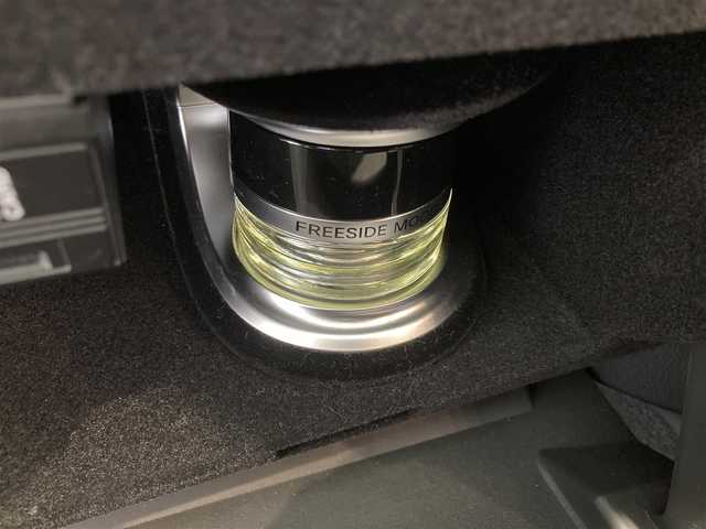 メルセデス・ベンツ Ｃ２００ ステーションワゴン アバンギャルドAMGライン 熊本県 2018(平30)年 5.3万km ダイヤモンドホワイト ・スマートキー/・プッシュスタート/・パノラマサンルーフ /・道路標識アシスト/・アクティブブレーキアシスト/・アテンションアシスト/・レーンチェンジアシスト/・ブラインドスポットモニター/・インテリジェントライトシステム/・アクティブステアリングアシスト/・クルーズコントロール(追従式)/・黒革シート/・前席パワーシート/・前席シートヒーター /・純正HDDナビ/　【Bluetooth・USB・AppleCarPlay・AndroidAuto】/・Burmesterサウンドシステム/・フルセグTV/・バックカメラ/・ETC2.0/・パワーバックドア/・LEDヘッドランプ/・純正マット/・保証書/取説