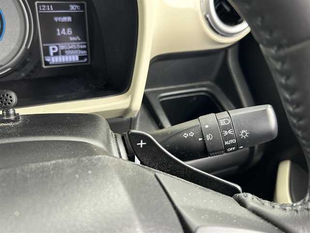 スズキ クロスビー HYBRID MZ 福井県 2018(平30)年 5.6万km ミネラルグレーメタリック 3トーンコーディネート 純正８インチナビ（CN-RZ843)/CD/DVD/フルセグTV/Bluetooth/USB/SD/AM/FM/全方位モニター/スズキセーフティーサポート/・デュアルカメラブレーキサポート/・誤発進抑制機能/・後退時ブレーキサポート/・後方誤発進抑制機能/・リヤパーキングセンサー/・車線維持支援機能/・車線逸脱警報機能/・ふらつき警報機能/・先行車発進お知らせ機能/クルーズコントロール/シートヒーター /プッシュスタート /スペアキー/革巻きステアリング/ステアリングリモコン/ステアリングチルド機構/パドルシフト/ウィンカー/電動格納式ミラー/ミラーヒーター/オートライト /LED/LEDフォグランプ/リアワイパー