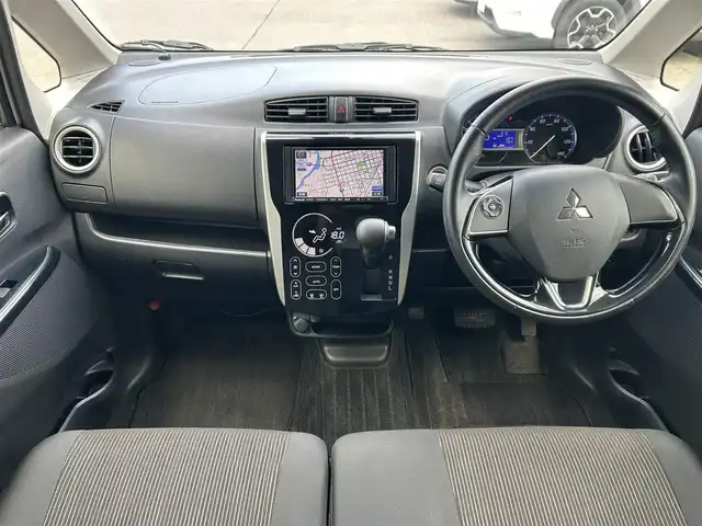 三菱 ｅＫカスタム T　セーフティPKG 道東・釧路十勝 2016(平28)年 3.3万km シルキーホワイト 4WD/社外ナビ/(AM FM CD DVD BT フルセグTV)/アラウンドビューカメラ/シートヒーター /衝突軽減システム/オートライト/オートハイビーム/保証書/取扱説明書/エンジンスターター/プッシュスタート/スマートキー/革巻きステアリング/ドアバイザー/フロアマット