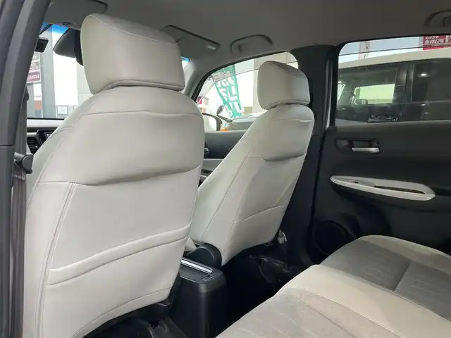 ホンダ フィット e:HEVホーム 岡山県 2020(令2)年 5.6万km プラチナホワイトパール 登録時走行距離55460キロ/純正8インチインターナビ/AM/FM/Bluetooth/TV/SD/CD/DVD/ホンダセンシング/・衝突軽減ブレーキ/・車線逸脱警報/・オートマチックハイビーム/アダプティブクルーズコントロール/コーナーセンサー/アイドリングストップ/バックカメラ/純正16インチAW/純正フロアマット/前ドライブレコーダー/ハーフレザーシート/プッシュスタート/スマートキー/ETC