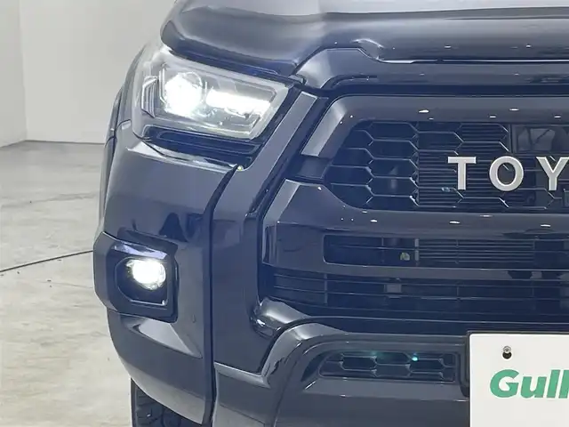 トヨタ ハイラックス Z GRスポーツ 福岡県 2022(令4)年 2.6万km アティチュードブラックマイカ 純正ＤＡナビ　/全方位カメラ　/ＥＴＣ　/ベッドライナー　/トノカバー　/リフトアップ　/レーダークルコン　/コーナーセンサー　/衝突軽減ブレーキ　/レーンキープ　/ヒルディセントコントロール　/パドルシフト　/ハーフレザー　/パワーシート　/ＬＥＤ