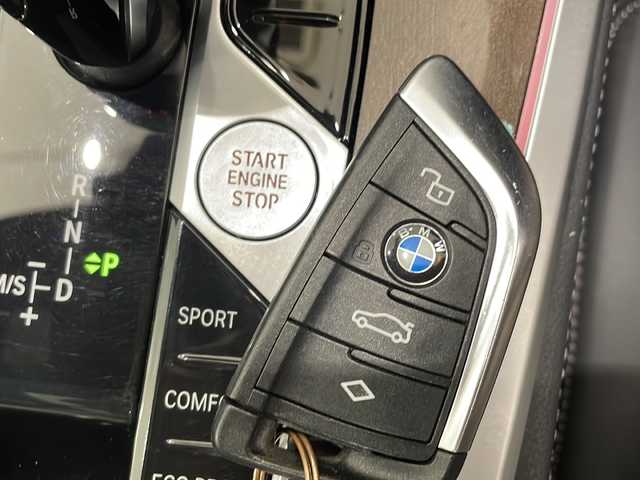 ＢＭＷ ＢＭＷ Ｘ５ xDrive 35d プレジャー3ED 新潟県 2021(令3)年 3.5万km アルピンホワイトⅢ 限定車/サード・ロー・シート/ブラックレザーシート/ヘッドアップディスプレイ/純正21インチアルミホイール/電動パノラマ・ガラス・サンルーフ/harman/kardonサラウンド・サウンド・システム/BMWライブ・コックピット/-12.3インチ マルチ・ディスプレイ・メーター・パネル/-12.3インチ ワイド・コントロール・ディスプレイ/-HDDナビゲーション・システム/パーキングアシストプラス/ドライビングアシストプロフェッショナル/オートマチック・テールゲート/アダプティブLEDヘッドライト/コンフォート・アクセス/アンビエント・ライト/電動フロント・シート（運転席メモリー機能付）/フロント・シート・ヒーティング