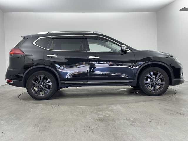 日産 エクストレイル 20Xi 兵庫県 2021(令3)年 4.3万km ダイヤモンドブラック ・純正9インチナビ/CD/DVD/BT/TV/SD/・アラウンドビューモニター/・インテリジェントルームミラー/・ビルトインETC/・カプロンシート/・運転席、助手席パワーシート/・リモコンオートバックドア/・ヒルスタートアシスト/・プロパイロット/・インテリジェント LI（車線逸脱防止支援システム）/・BSW（後側方車両検知警報）/・RCTA（後退時車両検知警報）/・インテリジェント FCW（前方衝突予測警報）/・寒冷地仕様/・ヒーター付きドアミラー/・リヤヒーターダクト/・LEDヘッドライト/・インテリジェントオートライトシステム/・ハイビームアシスト/・取扱説明書/・保証書/・スペアキー