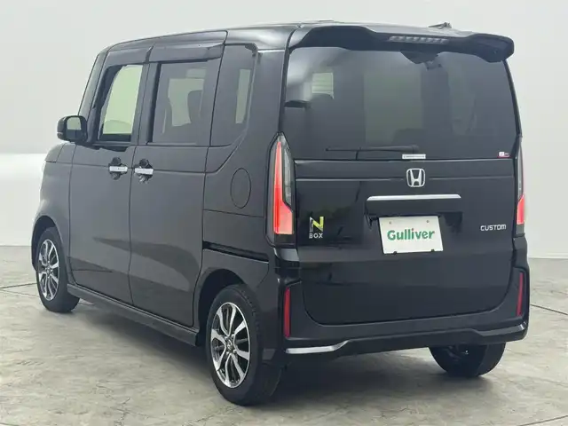 ホンダ Ｎ ＢＯＸ カスタム 愛知県 2024(令6)年 1.7万km クリスタルブラックパール ホンダセンシング/　・衝突軽減ブレーキ/　・先行車発進お知らせ機能　/　・歩行者事故低減ステアリング/　・路外逸脱抑制機能/　・標識認識機能/　・渋滞追従機能付アダプティブクルーズコントロール/　・車線維持支援システム/　・誤発進抑制機能/　・後方誤発進抑制機能/　・近距離衝突軽減ブレーキ/　・急アクセル抑制機能/　・パーキングセンサーシステム　/　・オートハイビーム/ホンダコネクトナビ/　（Bluetooth/USB/AppleCarPlay/Android Auto）/バックカメラ/片側パワースライドドア/シートヒーター/ベンチシート/オートライト/LEDライト/プッシュスタート/電子パーキング/オートホールド/純正AW/純正フロアマット/サンシェード