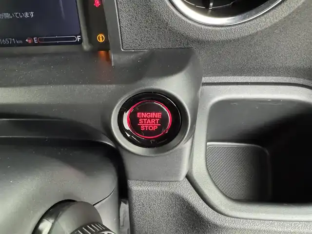 ホンダ Ｎ ＢＯＸ カスタム 愛知県 2024(令6)年 1.7万km クリスタルブラックパール ホンダセンシング/　・衝突軽減ブレーキ/　・先行車発進お知らせ機能　/　・歩行者事故低減ステアリング/　・路外逸脱抑制機能/　・標識認識機能/　・渋滞追従機能付アダプティブクルーズコントロール/　・車線維持支援システム/　・誤発進抑制機能/　・後方誤発進抑制機能/　・近距離衝突軽減ブレーキ/　・急アクセル抑制機能/　・パーキングセンサーシステム　/　・オートハイビーム/ホンダコネクトナビ/　（Bluetooth/USB/AppleCarPlay/Android Auto）/バックカメラ/片側パワースライドドア/シートヒーター/ベンチシート/オートライト/LEDライト/プッシュスタート/電子パーキング/オートホールド/純正AW/純正フロアマット/サンシェード