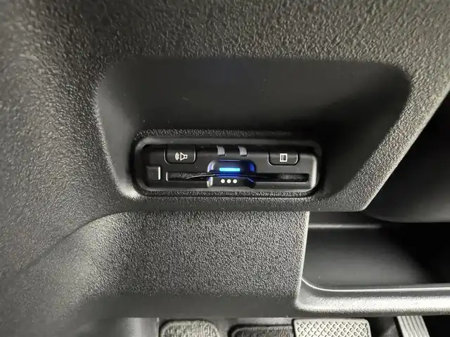 ホンダ Ｎ ＢＯＸ カスタム 愛知県 2024(令6)年 1.7万km クリスタルブラックパール ホンダセンシング/　・衝突軽減ブレーキ/　・先行車発進お知らせ機能　/　・歩行者事故低減ステアリング/　・路外逸脱抑制機能/　・標識認識機能/　・渋滞追従機能付アダプティブクルーズコントロール/　・車線維持支援システム/　・誤発進抑制機能/　・後方誤発進抑制機能/　・近距離衝突軽減ブレーキ/　・急アクセル抑制機能/　・パーキングセンサーシステム　/　・オートハイビーム/ホンダコネクトナビ/　（Bluetooth/USB/AppleCarPlay/Android Auto）/バックカメラ/片側パワースライドドア/シートヒーター/ベンチシート/オートライト/LEDライト/プッシュスタート/電子パーキング/オートホールド/純正AW/純正フロアマット/サンシェード