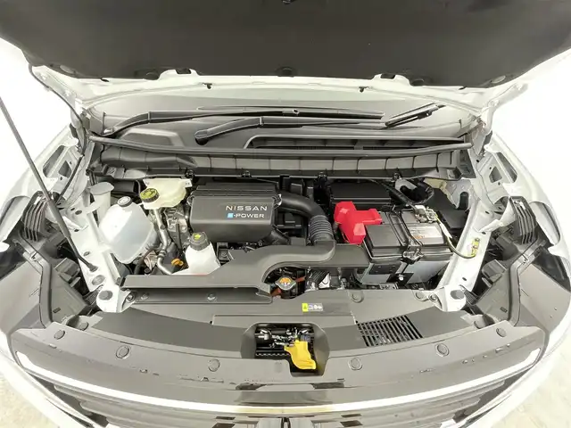 日産 セレナ e－パワー ハイウェイスター V 千葉県 2025(令7)年 0.1千km プリズムホワイト 360°セーフティパッケージ/エマージェンシーブレーキ/車線逸脱警報/踏み間違い防止機能/標識認識機能/先行車発進おしらせ/オートハイビーム/純正10.5インチナビ/USB/HDMI/Bluetooth/フルセグTV/アラウンドビューモニター/両側電動スライドドア/パーキングアシスト/プロパイロット/インテリジェントルームミラー/LEDオートライト/純正16インチアルミホイール/ETC2.0
