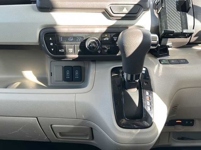 ホンダ Ｎ ＢＯＸ G EX ターボ ホンダセンシング 岐阜県 2020(令2)年 6.9万km ルナシルバーM 【登録時走行距離：69647km】/禁煙車/社外ナビ/ワンセグTV/バックカメラ/両側パワースライドドア/コーナーセンサー/LEDヘッドライト/前後ドライブレコーダー/レーダークルーズコントロール/スマートキー/ビルトインETC/パドルシフト/後席サンシェード/ドアバイザー/ウィンカーミラー