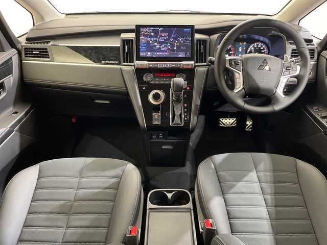 三菱 デリカＤ：５ シャモニー 愛媛県 2025(令7)年 0.1千km ホワイトダイヤモンド CHAMONIX (7人)　4WD　e-Assist/ステップレス　（7人）D:5専用11型ナビゲーション/フルセグ／Ｂｌｕｅｔｏｏｔｈ／ＵＳＢ/全方位カメラ/衝突被害軽減ブレーキ/レーダークルーズコントロール/パワーバックドア/Ｄ席パワーシート/ＤＮ席シートヒーター/両側電動ドア/オートマチックハイビーム/ブラインドスポットモニター/スペアキー