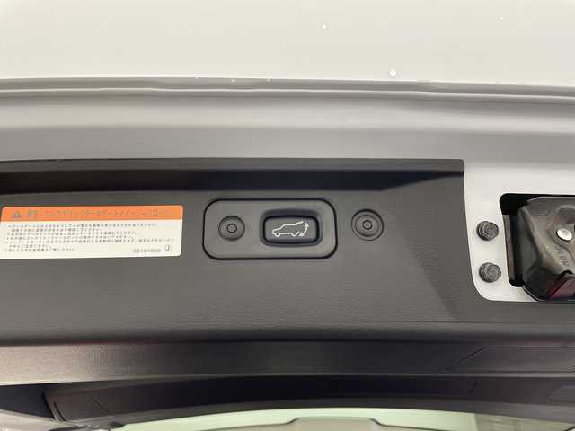 三菱 デリカＤ：５ シャモニー 愛媛県 2025(令7)年 0.1千km ホワイトダイヤモンド CHAMONIX (7人)　4WD　e-Assist/ステップレス　（7人）D:5専用11型ナビゲーション/フルセグ／Ｂｌｕｅｔｏｏｔｈ／ＵＳＢ/全方位カメラ/衝突被害軽減ブレーキ/レーダークルーズコントロール/パワーバックドア/Ｄ席パワーシート/ＤＮ席シートヒーター/両側電動ドア/オートマチックハイビーム/ブラインドスポットモニター/スペアキー