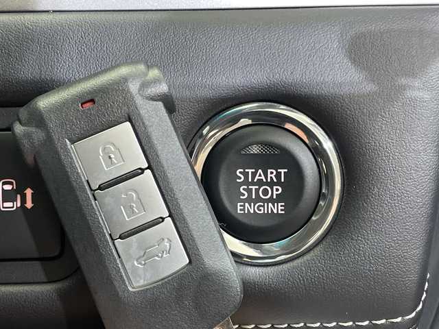 三菱 デリカＤ：５ シャモニー 愛媛県 2025(令7)年 0.1千km ホワイトダイヤモンド CHAMONIX (7人)　4WD　e-Assist/ステップレス　（7人）D:5専用11型ナビゲーション/フルセグ／Ｂｌｕｅｔｏｏｔｈ／ＵＳＢ/全方位カメラ/衝突被害軽減ブレーキ/レーダークルーズコントロール/パワーバックドア/Ｄ席パワーシート/ＤＮ席シートヒーター/両側電動ドア/オートマチックハイビーム/ブラインドスポットモニター/スペアキー