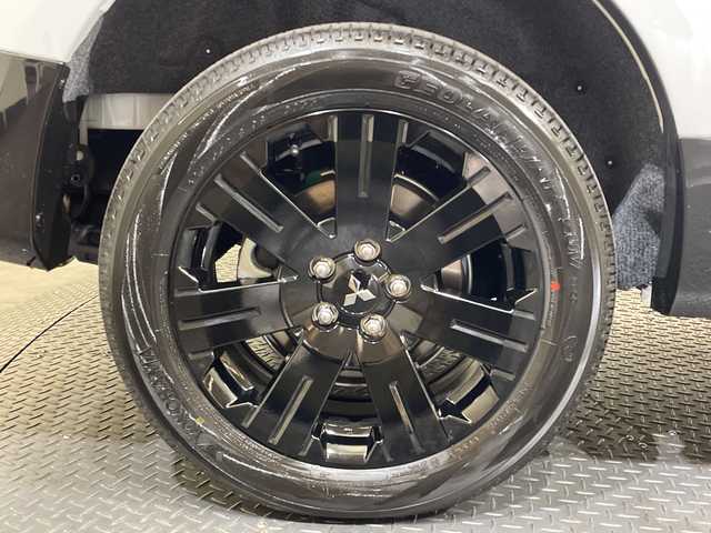 三菱 デリカＤ：５ シャモニー 愛媛県 2025(令7)年 0.1千km ホワイトダイヤモンド CHAMONIX (7人)　4WD　e-Assist/ステップレス　（7人）D:5専用11型ナビゲーション/フルセグ／Ｂｌｕｅｔｏｏｔｈ／ＵＳＢ/全方位カメラ/衝突被害軽減ブレーキ/レーダークルーズコントロール/パワーバックドア/Ｄ席パワーシート/ＤＮ席シートヒーター/両側電動ドア/オートマチックハイビーム/ブラインドスポットモニター/スペアキー