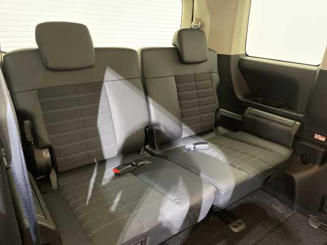 三菱 デリカＤ：５ シャモニー 愛媛県 2025(令7)年 0.1千km ホワイトダイヤモンド CHAMONIX (7人)　4WD　e-Assist/ステップレス　（7人）D:5専用11型ナビゲーション/フルセグ／Ｂｌｕｅｔｏｏｔｈ／ＵＳＢ/全方位カメラ/衝突被害軽減ブレーキ/レーダークルーズコントロール/パワーバックドア/Ｄ席パワーシート/ＤＮ席シートヒーター/両側電動ドア/オートマチックハイビーム/ブラインドスポットモニター/スペアキー