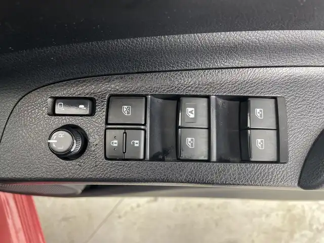 トヨタ シエンタ X 群馬県 2016(平28)年 7.3万km レッドマイカM 社外ＳＤナビ　バックカメラ　フルセグ　Ｂｌｕｅｔｏｏｔｈ　片側電動スライドドア　スマートキー　プッシュスタート　社外１５インチアルミホイール　ビルトインＥＴＣ　アイドリングストップ　横滑り防止　ＡＢＳ