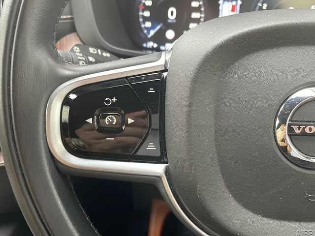 ボルボ ＸＣ６０ T5 AWD インスクリプション 兵庫県 2019(平31)年 2.9万km グレー 純正メーカーナビ /Bluetooth/CD/USB/iPod/AppleCarPlay/AndroidAuto/AM/FM/DTV/harman/kardonサウンドシステム/サンルーフ/4WD/MTモード付AT/前後ドライブレコーダー/ヘッドアップディスプレイ/シートメモリ/パワーシート（D+N席）/シートヒーター（全席）/エアシート（D+N席）/ステアリングヒーター/オートブレーキホールド/パワーバックドア/アイドリングストップ/パーキングアシスト/アダプティブクルーズコントロール/アダプティブフロントライティングシステム/アンチロック・ブレーキ・システム/レーンキープアシスト/自動駐車/発車システム/前後コーナーセンサー/オートマチックハイビーム/LEDヘッドライト/横滑り防止装置/盗難防止装置/衝突被害軽減システム/エアバッグ（W+サイド）/カーテンエアバッグ/スマートキー/保証書/取扱説明書