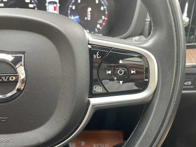 ボルボ ＸＣ６０ T5 AWD インスクリプション 兵庫県 2019(平31)年 2.9万km グレー 純正メーカーナビ /Bluetooth/CD/USB/iPod/AppleCarPlay/AndroidAuto/AM/FM/DTV/harman/kardonサウンドシステム/サンルーフ/4WD/MTモード付AT/前後ドライブレコーダー/ヘッドアップディスプレイ/シートメモリ/パワーシート（D+N席）/シートヒーター（全席）/エアシート（D+N席）/ステアリングヒーター/オートブレーキホールド/パワーバックドア/アイドリングストップ/パーキングアシスト/アダプティブクルーズコントロール/アダプティブフロントライティングシステム/アンチロック・ブレーキ・システム/レーンキープアシスト/自動駐車/発車システム/前後コーナーセンサー/オートマチックハイビーム/LEDヘッドライト/横滑り防止装置/盗難防止装置/衝突被害軽減システム/エアバッグ（W+サイド）/カーテンエアバッグ/スマートキー/保証書/取扱説明書