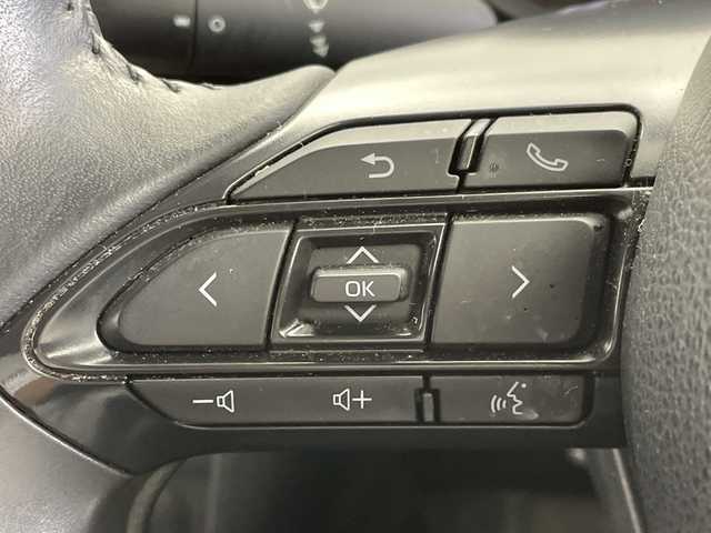 トヨタ ヤリスクロス G 新潟県 2023(令5)年 4.3万km ブラックマイカ 純正ディスプレイオーディオ/BT/全方位カメラ/シートヒーター/ETC2.0/ステアリングヒーター/ステアリングスイッチ/LEDヘッドライト/ドライブレコーダー前後