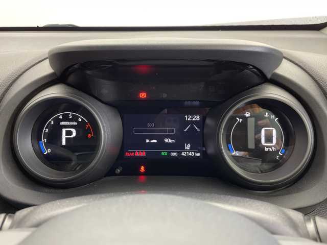 トヨタ ヤリスクロス G 新潟県 2023(令5)年 4.3万km ブラックマイカ 純正ディスプレイオーディオ/BT/全方位カメラ/シートヒーター/ETC2.0/ステアリングヒーター/ステアリングスイッチ/LEDヘッドライト/ドライブレコーダー前後