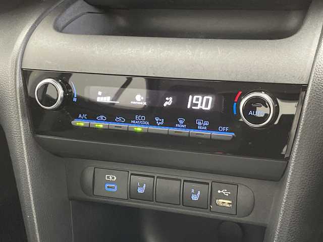 トヨタ ヤリスクロス G 新潟県 2023(令5)年 4.3万km ブラックマイカ 純正ディスプレイオーディオ/BT/全方位カメラ/シートヒーター/ETC2.0/ステアリングヒーター/ステアリングスイッチ/LEDヘッドライト/ドライブレコーダー前後