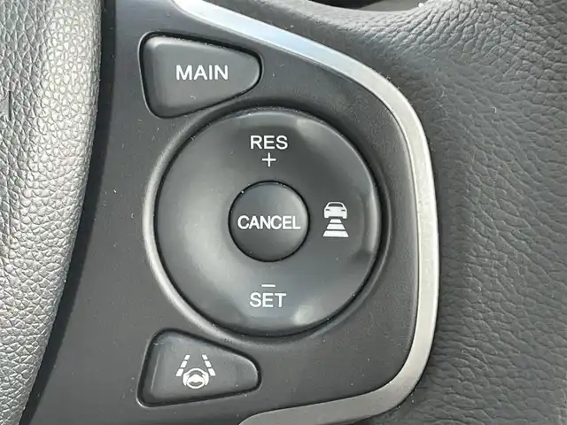 ホンダ フリード ハイブリット クロスター 兵庫県 2023(令5)年 1.2万km フィヨルドミストパール 純正9インチプレミアムインターナビ/Bluetooth/フルセグ/HDMI/アップルカープレイ/CD/DVD/純正15.6インチフリップダウン/ETC/両側パワースライド/ハーフレザーシート/シートヒーター