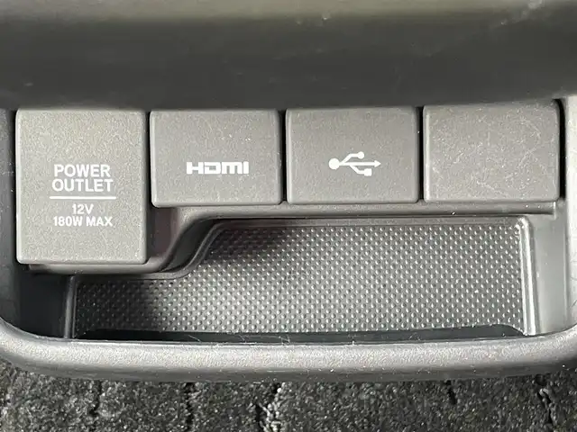 ホンダ フリード ハイブリット クロスター 兵庫県 2023(令5)年 1.2万km フィヨルドミストパール 純正9インチプレミアムインターナビ/Bluetooth/フルセグ/HDMI/アップルカープレイ/CD/DVD/純正15.6インチフリップダウン/ETC/両側パワースライド/ハーフレザーシート/シートヒーター