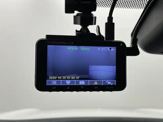 トヨタ ヤリスクロス Z 岡山県 2020(令2)年 5.7万km ホワイトパールクリスタルシャイン 純正８インチディスプレイオーディオ/（フルセグ/BT/USB/AppleCarplay)/全方位カメラ/モデリスタエアロ(前/後）/ドライブレコーダー（前/後）/ビルトインＥＴＣ/追従型クルーズコントロール/LEDヘッドライト/オートハイビーム/純正１８インチＡＷ/パワーシート（運転席）/コーナーセンサー（前/後）/踏み間違い防止/衝突軽減ブレーキ/レーンキープアシスト/ハーフレザー/シートヒーター（運転席/助手席）/オートブレーキホールド/禁煙車/純正フロアマット/純正18インチAW/スマートキー×2