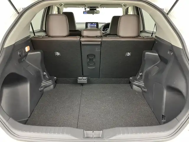 トヨタ ヤリスクロス Z 岡山県 2020(令2)年 5.7万km ホワイトパールクリスタルシャイン 純正８インチディスプレイオーディオ/（フルセグ/BT/USB/AppleCarplay)/全方位カメラ/モデリスタエアロ(前/後）/ドライブレコーダー（前/後）/ビルトインＥＴＣ/追従型クルーズコントロール/LEDヘッドライト/オートハイビーム/純正１８インチＡＷ/パワーシート（運転席）/コーナーセンサー（前/後）/踏み間違い防止/衝突軽減ブレーキ/レーンキープアシスト/ハーフレザー/シートヒーター（運転席/助手席）/オートブレーキホールド/禁煙車/純正フロアマット/純正18インチAW/スマートキー×2