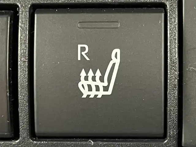 トヨタ ヤリスクロス Z 岡山県 2020(令2)年 5.7万km ホワイトパールクリスタルシャイン 純正８インチディスプレイオーディオ/（フルセグ/BT/USB/AppleCarplay)/全方位カメラ/モデリスタエアロ(前/後）/ドライブレコーダー（前/後）/ビルトインＥＴＣ/追従型クルーズコントロール/LEDヘッドライト/オートハイビーム/純正１８インチＡＷ/パワーシート（運転席）/コーナーセンサー（前/後）/踏み間違い防止/衝突軽減ブレーキ/レーンキープアシスト/ハーフレザー/シートヒーター（運転席/助手席）/オートブレーキホールド/禁煙車/純正フロアマット/純正18インチAW/スマートキー×2