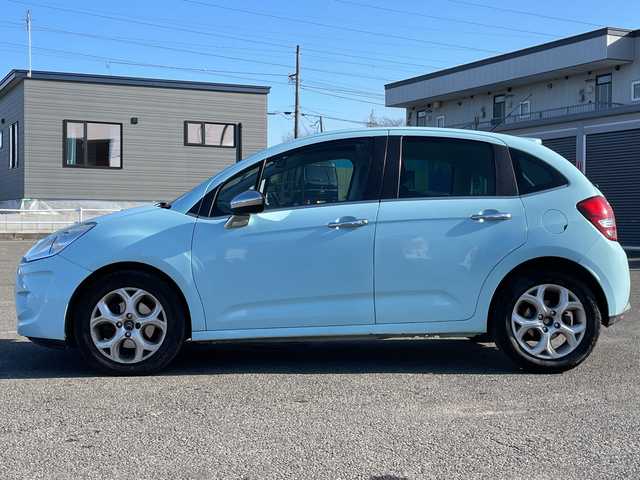 シトロエン Ｃ３ エアプレイ 道央・札幌 2011(平23)年 13.3万km ライトブルー 純正オーディオ/AM/FM/AUX/横滑り防止装置/クルーズコントロール/ETC/SPORTMODE/SNOWMODE/MTモード付AT/リモコンキー/ハロゲンヘッドライト/フォグランプ/ヘッドライトレベライザー/純正フロアマット/冬タイヤ積込（ゴムのみ）/205/55/R16/2023年/山6mm