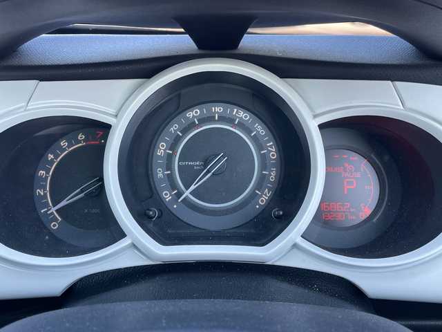 シトロエン Ｃ３ エアプレイ 道央・札幌 2011(平23)年 13.3万km ライトブルー 純正オーディオ/AM/FM/AUX/横滑り防止装置/クルーズコントロール/ETC/SPORTMODE/SNOWMODE/MTモード付AT/リモコンキー/ハロゲンヘッドライト/フォグランプ/ヘッドライトレベライザー/純正フロアマット/冬タイヤ積込（ゴムのみ）/205/55/R16/2023年/山6mm