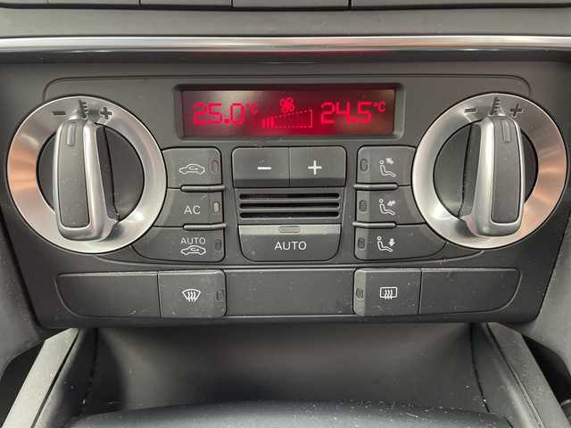 アウディ Ａ３ スポーツバック 1．4 TFSI 岐阜県 2009(平21)年 13.5万km アイビスホワイト Audi concert オーディオ/FM/AM/DVD/AUX/社外ETC/純正16インチAW/LEDオートライト/フォグランプ/本革巻きステアリング/社外フロアマット/電動格納ミラー/スマートキー