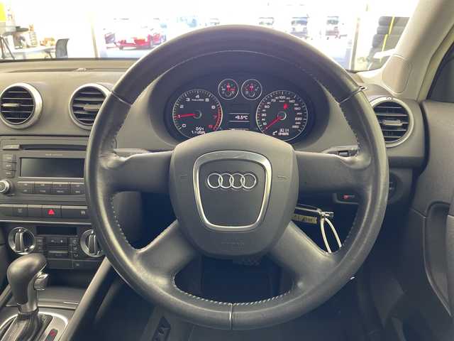 アウディ Ａ３ スポーツバック 1．4 TFSI 岐阜県 2009(平21)年 13.5万km アイビスホワイト Audi concert オーディオ/FM/AM/DVD/AUX/社外ETC/純正16インチAW/LEDオートライト/フォグランプ/本革巻きステアリング/社外フロアマット/電動格納ミラー/スマートキー