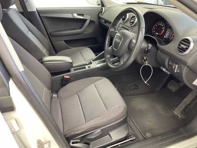 アウディ Ａ３ スポーツバック 1．4 TFSI 岐阜県 2009(平21)年 13.5万km アイビスホワイト Audi concert オーディオ/FM/AM/DVD/AUX/社外ETC/純正16インチAW/LEDオートライト/フォグランプ/本革巻きステアリング/社外フロアマット/電動格納ミラー/スマートキー