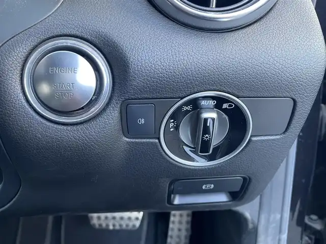 メルセデス・ベンツ ＳＬＫ２００ ブルーエフィシェンシースポーツ 福島県 2011(平23)年 4.4万km オブシディアンブラック 純正ナビ/フルセグＴＶ/ＣＤ/ＤＶＤ/ＦＭ・ＡＭ/電動オープン/レザーシート/シートヒーター/メモリーシート/パワーシート/ＥＴＣ/純正フロアマット/純正１８インチアルミ/ＨＩＤヘッドライト